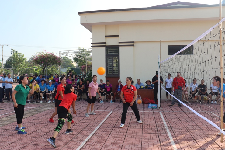 Hơn 100 vận động viên tham gia giải bóng chuyền hơi Đại hội Thể dục Thể thao xã Thuận An lần thứ I, năm 2025- Ảnh 6.