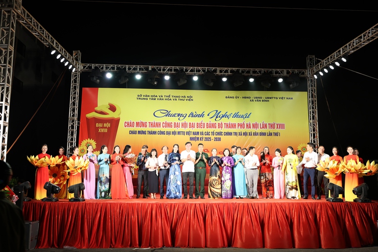 CHƯƠNG TRÌNH NGHỆ THUẬT CHÀO MỪNG THÀNH CÔNG ĐẠI HỘI ĐẢNG BỘ THÀNH PHỐ HÀ NỘI LẦN THỨ XVIII- Ảnh 10.