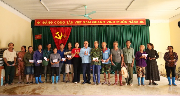 Hội Doanh nghiệp xã Suối Hai hướng về bà con vùng lũ tỉnh Thái Nguyên- Ảnh 3.