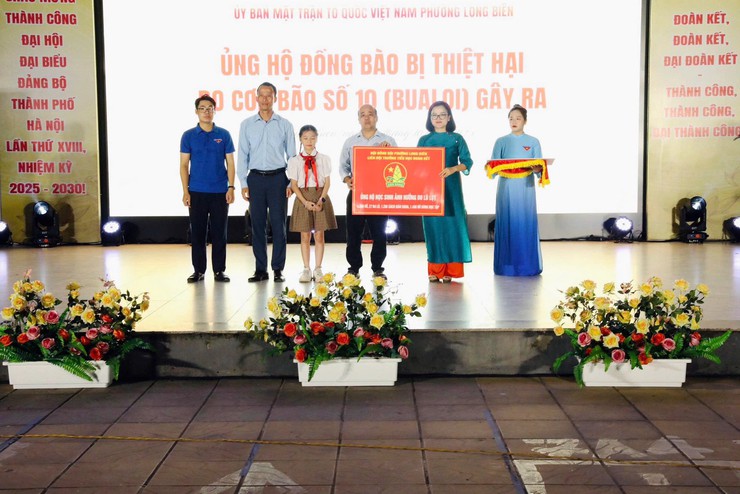 Liên hoan văn nghệ chào mừng thành công Đại hội đại biểu Đảng bộ Thành phố Hà Nội lần thứ XVIII- Ảnh 10.
