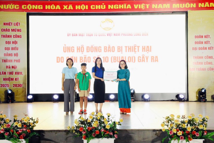 Liên hoan văn nghệ chào mừng thành công Đại hội đại biểu Đảng bộ Thành phố Hà Nội lần thứ XVIII- Ảnh 11.
