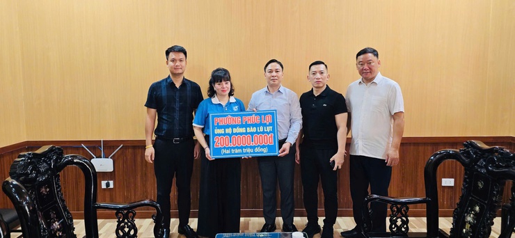 Ủy ban MTTQ Việt Nam phường Phúc Lợi kịp thời thăm hỏi, hỗ trợ Nhân dân chịu ảnh hưởng mưa lũ năm 2025- Ảnh 4.