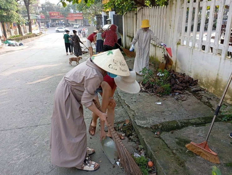 Xã Xuân mai ra quân tổng vệ sinh môi trường phòng, chống dịch sốt xuất huyết đợt 3- Ảnh 6.