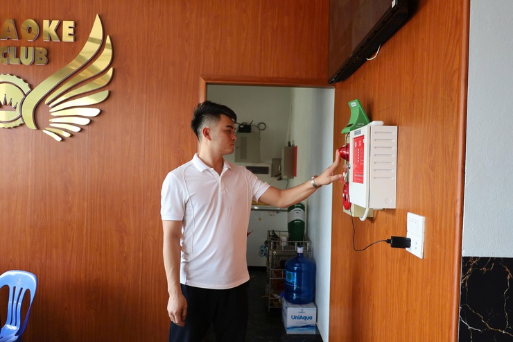 Xã Quảng Oai tăng cường kiểm tra hoạt động kinh doanh dịch vụ karaoke trên địa bàn- Ảnh 2.