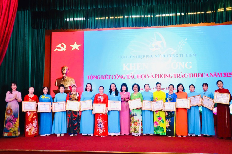 Hội LHPN phường Từ Liêm gặp mặt kỷ niệm 95 năm thành lập Hội LHPN và Ngày phụ nữ Việt Nam 20/10; Tổng kết công tác Hội năm 2025- Ảnh 7.