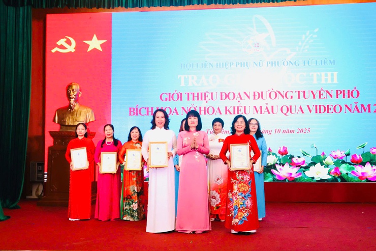 Hội LHPN phường Từ Liêm gặp mặt kỷ niệm 95 năm thành lập Hội LHPN và Ngày phụ nữ Việt Nam 20/10; Tổng kết công tác Hội năm 2025- Ảnh 8.