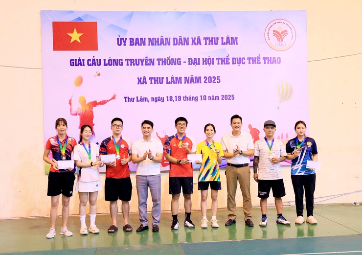 XÃ THƯ LÂM TỔ CHỨC THÀNH CÔNG GIẢI CẦU LÔNG TRUYỀN THỐNG – ĐẠI HỘI TDTT NĂM 2025- Ảnh 12.