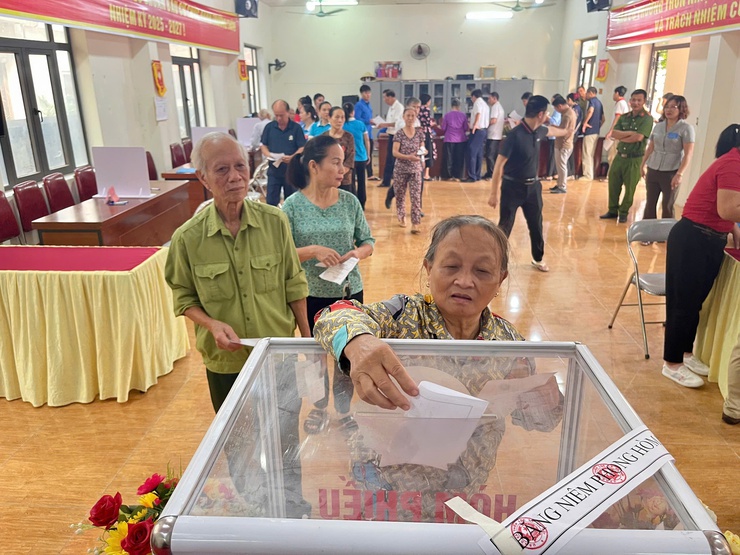 Cuộc bầu cử Trưởng thôn nhiệm kỳ 2025 - 2027 tại 8 thôn trên địa bàn xã Thiên Lộc diễn ra thành công tốt đẹp- Ảnh 40.