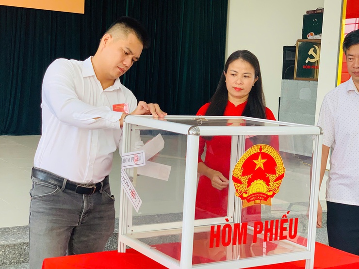 Cuộc bầu cử Trưởng thôn nhiệm kỳ 2025 - 2027 tại 8 thôn trên địa bàn xã Thiên Lộc diễn ra thành công tốt đẹp- Ảnh 1.