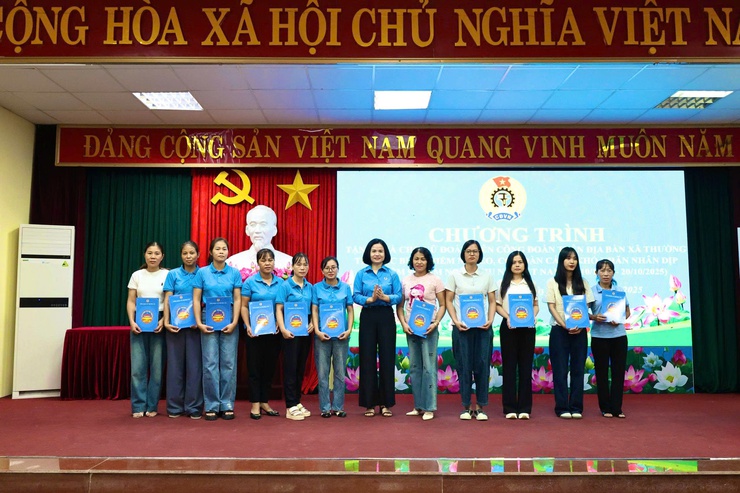 Công đoàn xã Thường Tín tổ chức kỷ niệm 95 năm ngày thành lập Hội LHPN Việt Nam (20/10/1930-20/10/2025)- Ảnh 1.