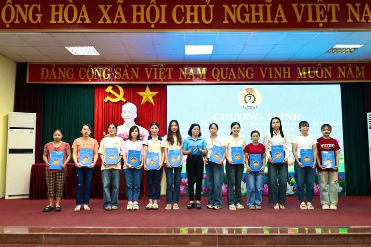 Công đoàn xã Thường Tín tổ chức kỷ niệm 95 năm ngày thành lập Hội LHPN Việt Nam (20/10/1930-20/10/2025)- Ảnh 3.