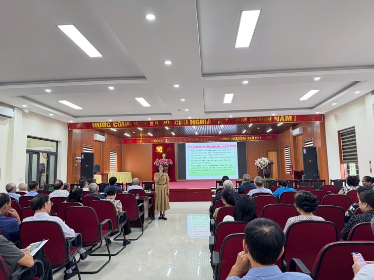 Ban chỉ đạo phong trào "Toàn dân đoàn kết xây dựng phường Định Công tổ chức hội nhgị triển khai Kế hoạch tổ chức bình xét danh hiệu "Gia đình văn hóa" "Tổ dân phố văn hóa năm 2025"- Ảnh 1.