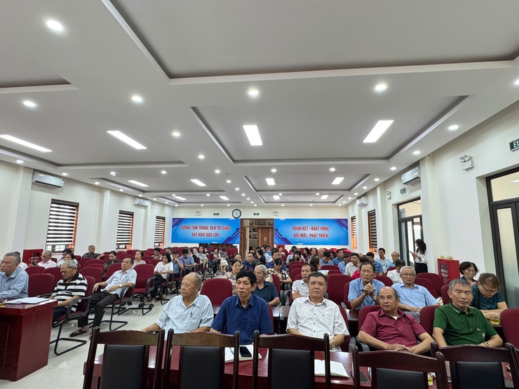 Ban chỉ đạo phong trào "Toàn dân đoàn kết xây dựng phường Định Công tổ chức hội nhgị triển khai Kế hoạch tổ chức bình xét danh hiệu "Gia đình văn hóa" "Tổ dân phố văn hóa năm 2025"- Ảnh 3.