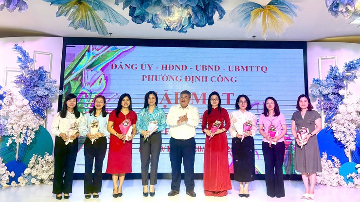 PHƯỜNG ĐỊNH CÔNG TỔ CHỨC GẶP MẶT KỶ NIỆM 95 NĂM NGÀY PHỤ NỮ VIỆT NAM 20/10- Ảnh 3.