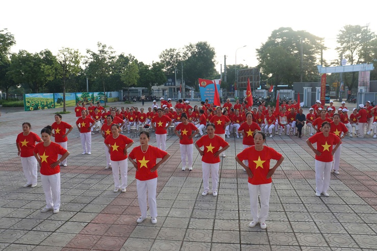 Ấn tượng nội dung thi đồng diễn thể dục dưỡng sinh- Ảnh 9.
