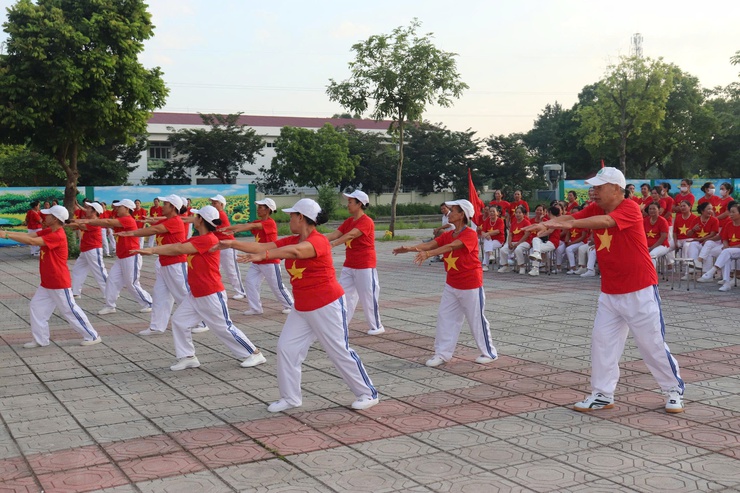 Ấn tượng nội dung thi đồng diễn thể dục dưỡng sinh- Ảnh 10.