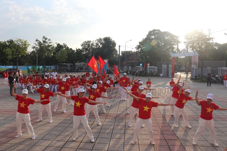 Ấn tượng nội dung thi đồng diễn thể dục dưỡng sinh- Ảnh 6.