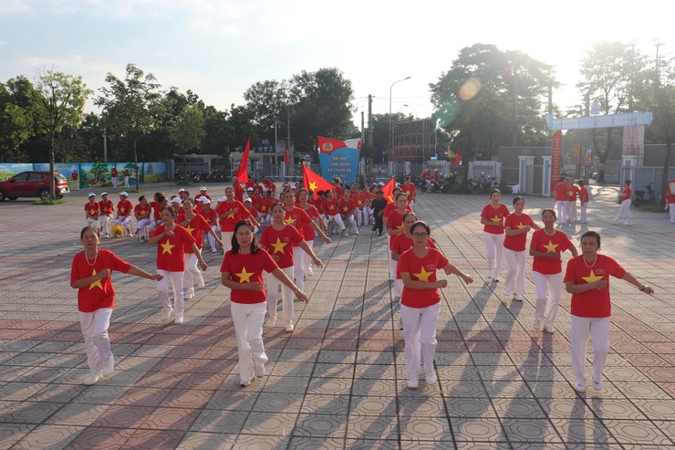 Ấn tượng nội dung thi đồng diễn thể dục dưỡng sinh- Ảnh 4.
