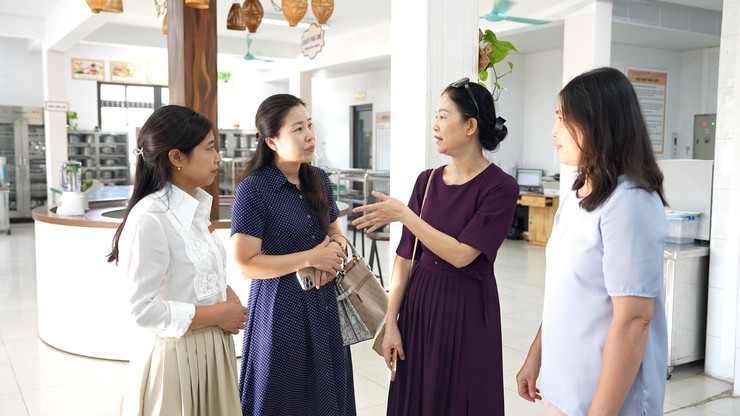 Trường Mầm non Cát Quế A thực hiện chuyên đề cấp Thành phố về “Tập huấn bồi dưỡng kiến thức vệ sinh ATTP, giáo dục dinh dưỡng kết hợp vận động nhằm phát triển thể chất cân đối cho trẻ”- Ảnh 1.