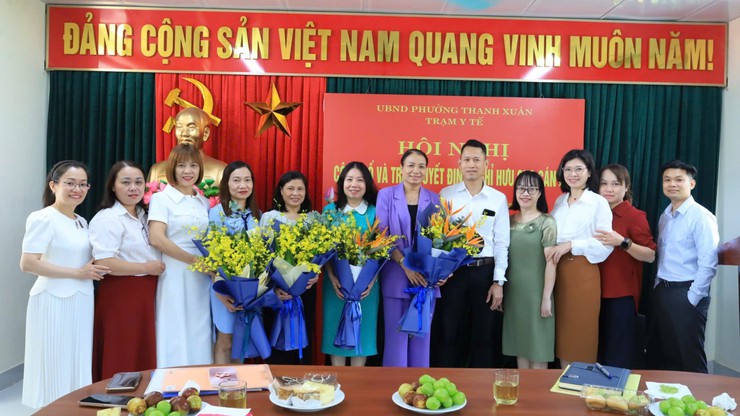 Phường Thanh Xuân tổ chức hội nghị công bố và trao quyết định nghỉ hưu cho cán bộ Trạm Y tế phường- Ảnh 10.
