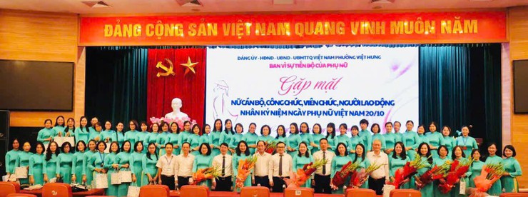 Phường Việt Hưng tổ chức gặp mặt 245 nữ cán bộ, công chức, viên chức, người lao động nhân Ngày Phụ nữ Việt Nam 20/10- Ảnh 2.