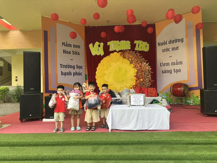 Trường Mầm non Hoa Sữa chung tay sẻ chia cùng các bạn nhỏ vùng lũ- Ảnh 6.
