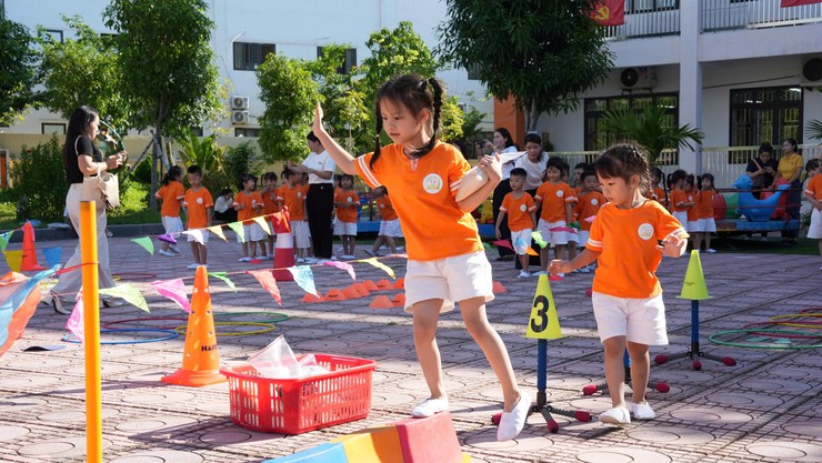 Trường Mầm non Cát Quế A thực hiện chuyên đề cấp Thành phố về “Tập huấn bồi dưỡng kiến thức vệ sinh ATTP, giáo dục dinh dưỡng kết hợp vận động nhằm phát triển thể chất cân đối cho trẻ”- Ảnh 17.