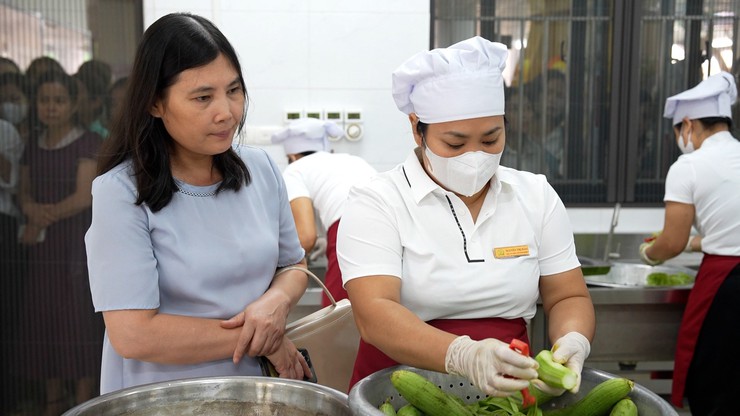 Trường Mầm non Cát Quế A thực hiện chuyên đề cấp Thành phố về “Tập huấn bồi dưỡng kiến thức vệ sinh ATTP, giáo dục dinh dưỡng kết hợp vận động nhằm phát triển thể chất cân đối cho trẻ”- Ảnh 2.