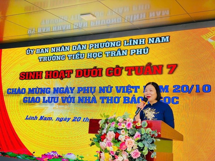 TRƯỜNG TIỂU HỌC TRẦN PHÚ&nbsp;CHÀO MỪNG NGÀY PHỤ NỮ VIỆT NAM 20/10 TRI ÂN CÁC BÀ, CÁC MẸ, CÁC CÔ CỦA HỌC SINH, GIAO LƯU VỚI NHÀ THƠ BẢO NGỌC- Ảnh 4.