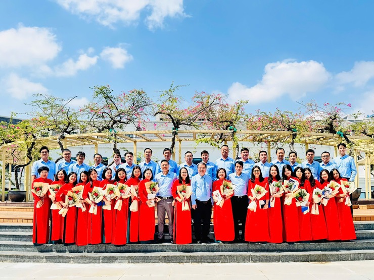 Phường Cầu Giấy gặp mặt cán bộ, công chức, viên chức, người lao động nữ cơ quan nhân kỷ niệm 95 năm ngày thành lập Hội Liên hiệp Phụ nữ Việt Nam và 15 năm ngày Phụ nữ Việt Nam- Ảnh 9.