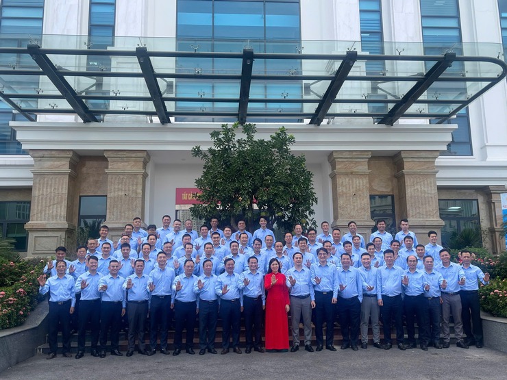 Phường Cầu Giấy gặp mặt cán bộ, công chức, viên chức, người lao động nữ cơ quan nhân kỷ niệm 95 năm ngày thành lập Hội Liên hiệp Phụ nữ Việt Nam và 15 năm ngày Phụ nữ Việt Nam- Ảnh 6.