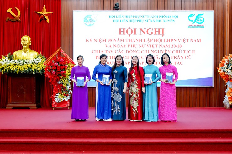 Hội LHPN xã Phú Xuyên: Kỷ niệm 95 năm Ngày thành lập Hội Liên hiệp Phụ nữ Việt Nam- Ảnh 4.