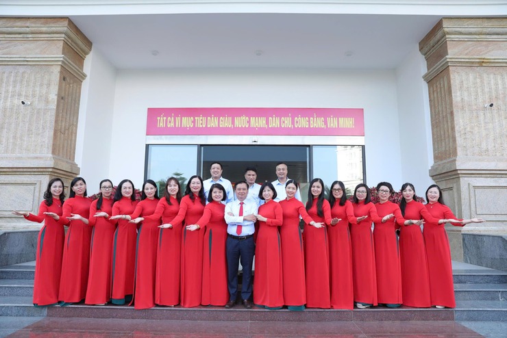 Phường Cầu Giấy gặp mặt cán bộ, công chức, viên chức, người lao động nữ cơ quan nhân kỷ niệm 95 năm ngày thành lập Hội Liên hiệp Phụ nữ Việt Nam và 15 năm ngày Phụ nữ Việt Nam- Ảnh 7.