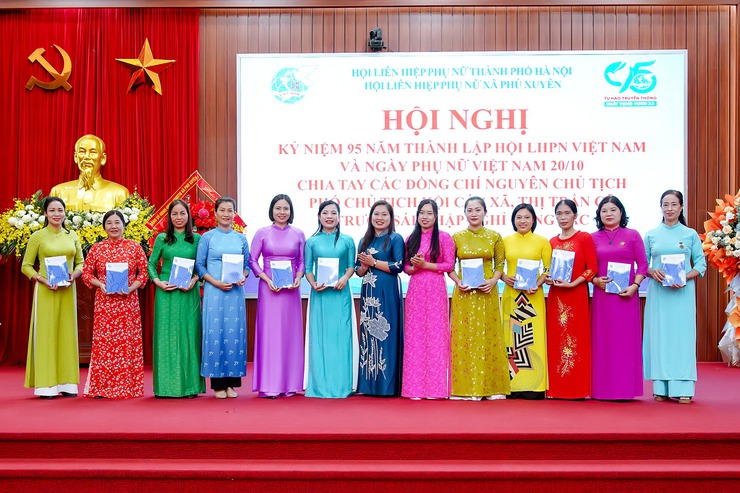 Hội LHPN xã Phú Xuyên: Kỷ niệm 95 năm Ngày thành lập Hội Liên hiệp Phụ nữ Việt Nam- Ảnh 7.