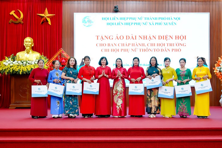 Hội LHPN xã Phú Xuyên: Kỷ niệm 95 năm Ngày thành lập Hội Liên hiệp Phụ nữ Việt Nam- Ảnh 8.