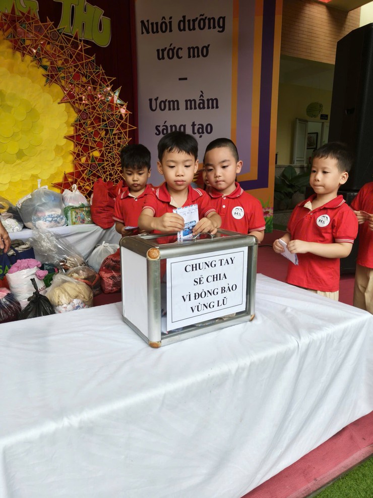 Trường Mầm non Hoa Sữa chung tay sẻ chia cùng các bạn nhỏ vùng lũ- Ảnh 13.