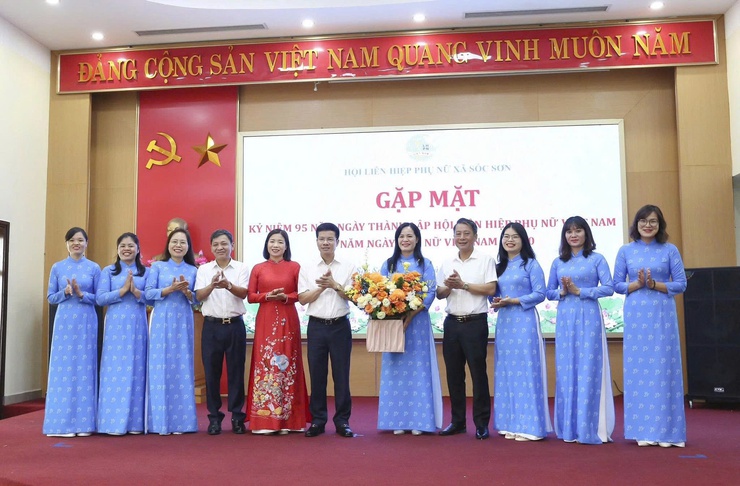 ĐỒNG CHÍ BÙI DUY CƯỜNG - THÀNH ỦY VIÊN, BÍ THƯ ĐẢNG ỦY, CHỦ TỊCH HĐND XÃ SÓC SƠN THÔNG TIN KẾT QUẢ ĐẠI HỘI ĐẠI BIỂU ĐẢNG BỘ THÀNH PHỐ HÀ NỘI LẦN THỨ XVIII, NHIỆM KỲ 2025 - 2030.- Ảnh 2.