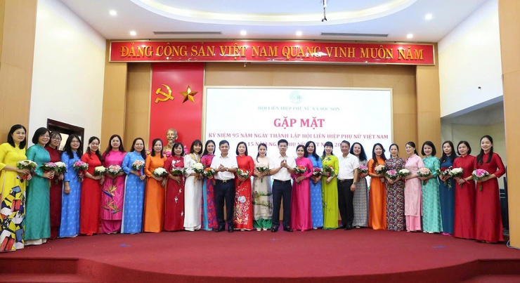 ĐỒNG CHÍ BÙI DUY CƯỜNG - THÀNH ỦY VIÊN, BÍ THƯ ĐẢNG ỦY, CHỦ TỊCH HĐND XÃ SÓC SƠN THÔNG TIN KẾT QUẢ ĐẠI HỘI ĐẠI BIỂU ĐẢNG BỘ THÀNH PHỐ HÀ NỘI LẦN THỨ XVIII, NHIỆM KỲ 2025 - 2030.- Ảnh 3.