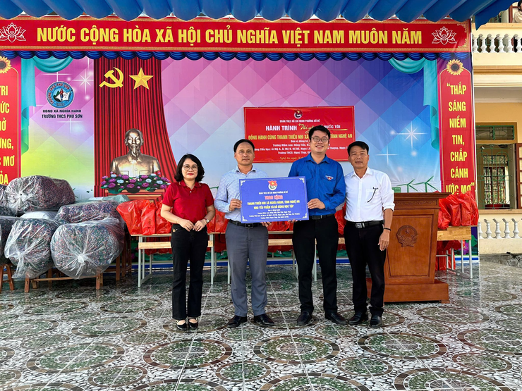 Hành trình Tôi yêu Tổ quốc tôi - Đồng hành cùng thanh thiếu nhi xã Nghĩa Hành, tỉnh Nghệ An- Ảnh 3.