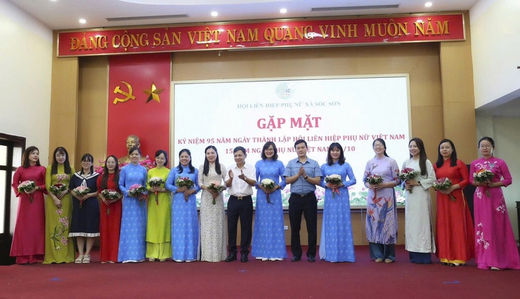 ĐỒNG CHÍ BÙI DUY CƯỜNG - THÀNH ỦY VIÊN, BÍ THƯ ĐẢNG ỦY, CHỦ TỊCH HĐND XÃ SÓC SƠN THÔNG TIN KẾT QUẢ ĐẠI HỘI ĐẠI BIỂU ĐẢNG BỘ THÀNH PHỐ HÀ NỘI LẦN THỨ XVIII, NHIỆM KỲ 2025 - 2030.- Ảnh 4.