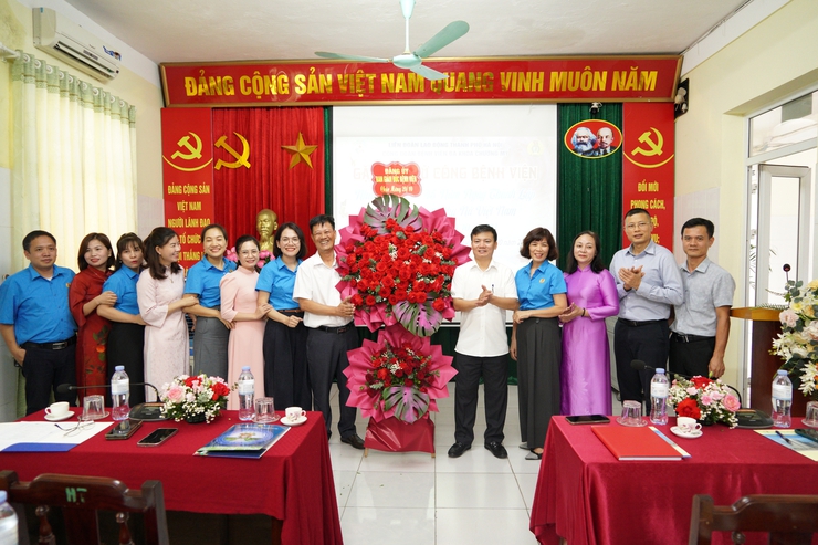 Bệnh viện Đa khoa Chương Mỹ gặp mặt kỷ niệm 95 năm Ngày thành lập Hội Liên hiệp Phụ nữ Việt Nam (20/10/1930 – 20/10/2025); tổ chức Hội thi truyền thông giới thiệu kỹ thuật chuyên môn năm 2025- Ảnh 5.