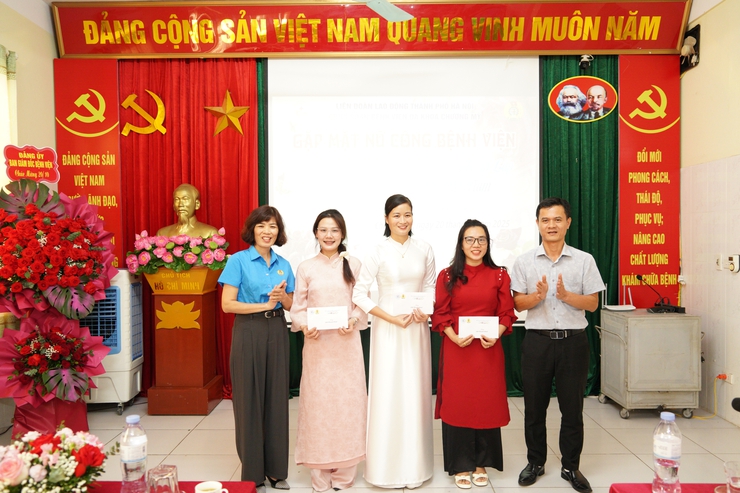 Bệnh viện Đa khoa Chương Mỹ gặp mặt kỷ niệm 95 năm Ngày thành lập Hội Liên hiệp Phụ nữ Việt Nam (20/10/1930 – 20/10/2025); tổ chức Hội thi truyền thông giới thiệu kỹ thuật chuyên môn năm 2025- Ảnh 15.