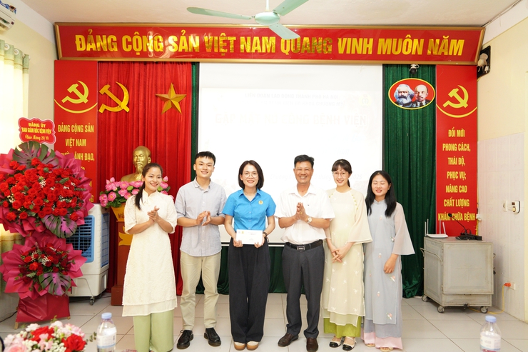 Bệnh viện Đa khoa Chương Mỹ gặp mặt kỷ niệm 95 năm Ngày thành lập Hội Liên hiệp Phụ nữ Việt Nam (20/10/1930 – 20/10/2025); tổ chức Hội thi truyền thông giới thiệu kỹ thuật chuyên môn năm 2025- Ảnh 18.