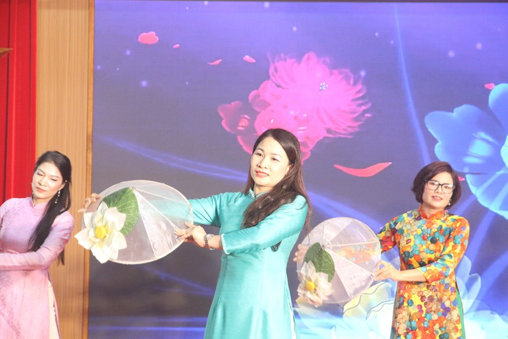 Hội LHPN phường Xuân Phương kỷ niệm 95 năm ngày thành lập Hội LHPN Việt Nam:
Phụ nữ Xuân Phương góp phần xây dựng phường văn minh, hạnh phúc- Ảnh 15.
