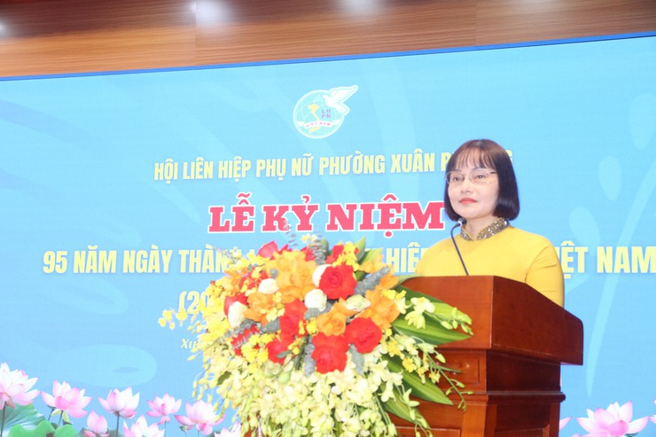 Hội LHPN phường Xuân Phương kỷ niệm 95 năm ngày thành lập Hội LHPN Việt Nam:
Phụ nữ Xuân Phương góp phần xây dựng phường văn minh, hạnh phúc- Ảnh 3.