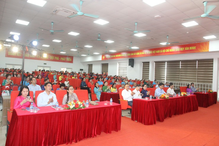 Hội LHPN phường Xuân Phương kỷ niệm 95 năm ngày thành lập Hội LHPN Việt Nam:
Phụ nữ Xuân Phương góp phần xây dựng phường văn minh, hạnh phúc- Ảnh 4.