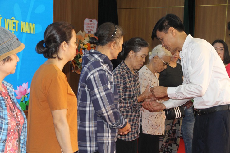 Hội LHPN phường Xuân Phương kỷ niệm 95 năm ngày thành lập Hội LHPN Việt Nam:
Phụ nữ Xuân Phương góp phần xây dựng phường văn minh, hạnh phúc- Ảnh 7.