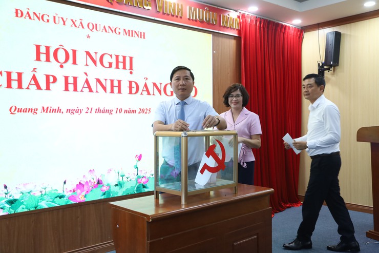 Quang Minh công bố Quyết định bổ sung 06 Ủy viên Ban Chấp hành Đảng bộ xã khóa I, nhiệm kỳ 2025-2030- Ảnh 4.