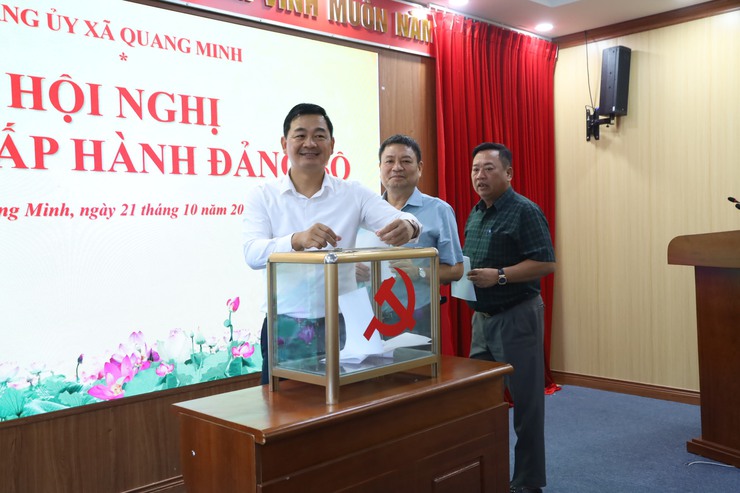 Quang Minh công bố Quyết định bổ sung 06 Ủy viên Ban Chấp hành Đảng bộ xã khóa I, nhiệm kỳ 2025-2030- Ảnh 6.