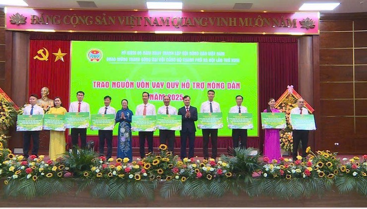 Hội Nông dân thành phố Hà Nội kỷ niệm 95 năm Ngày thành lập Hội Nông dân Việt Nam và biểu dương Nông dân Thủ đô xuất sắc năm 2025- Ảnh 10.